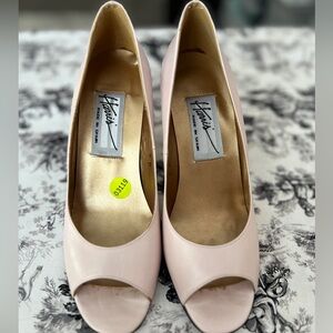 Women's Pink Peep-Toe Pumps